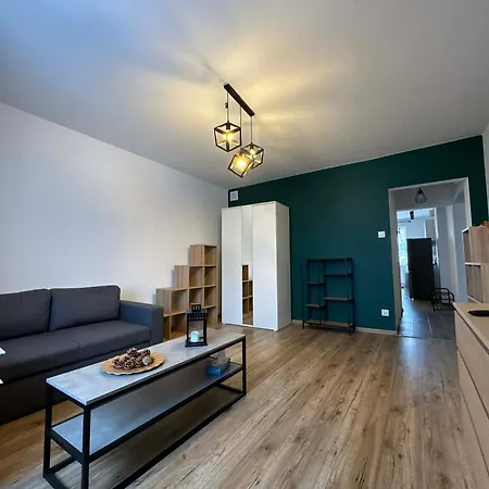 Apartament Ul Szkolna 4 *