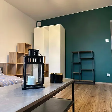 Apartament Ul Szkolna 4 *